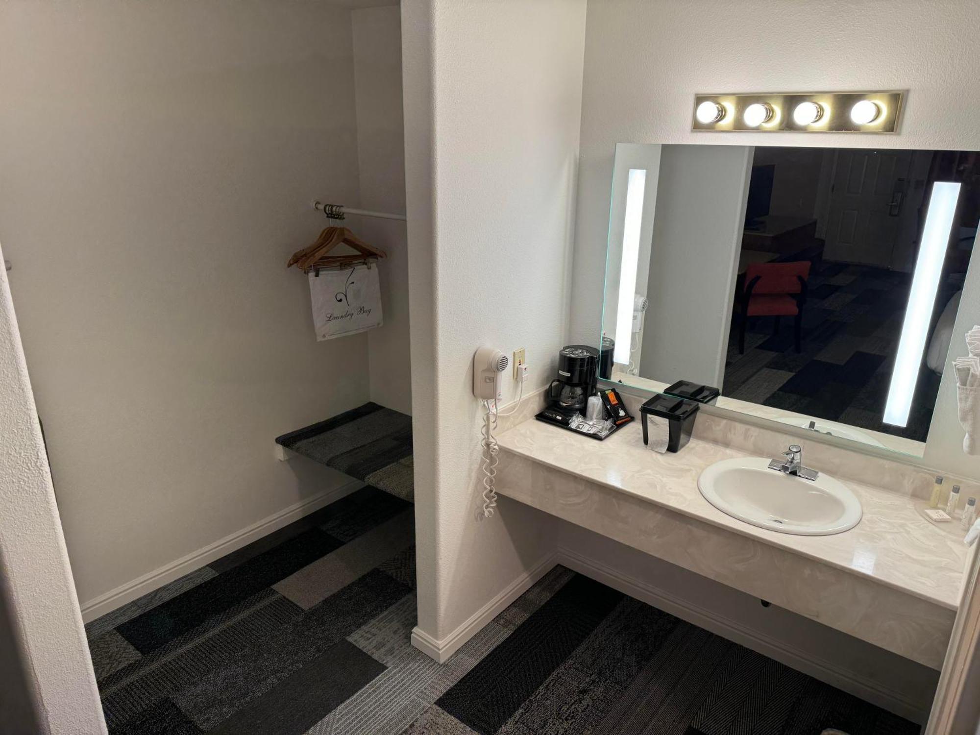 Abajo Lodge Монтичелло Экстерьер фото